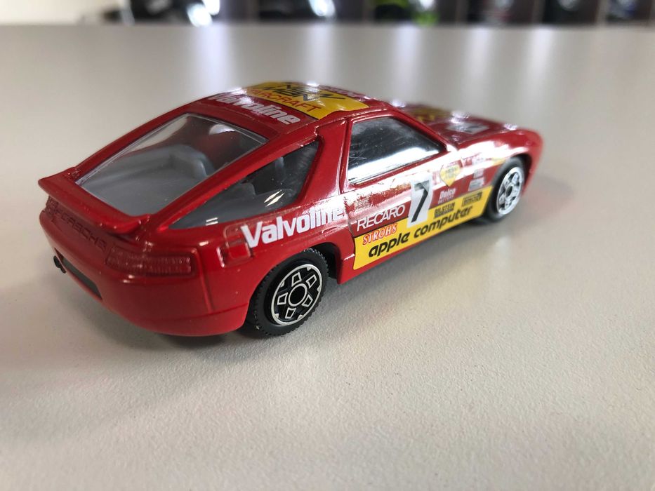 Колекционерски модели метални колички PORSCHE 928 GR.A 1:43 NEW