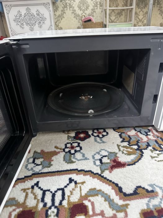 Микроволновка Midea