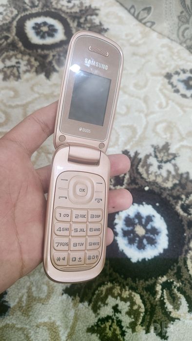 Flip Knopka telefonlar