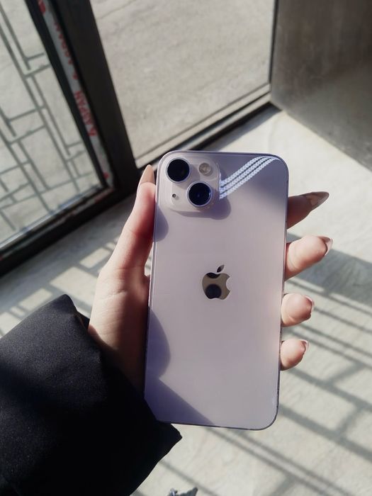 Продам Iphone 13