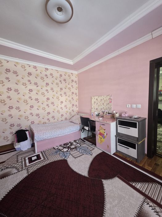 Кибрай тумани Бурота махалласида 8 сотих 7 хонали уй сотилади.