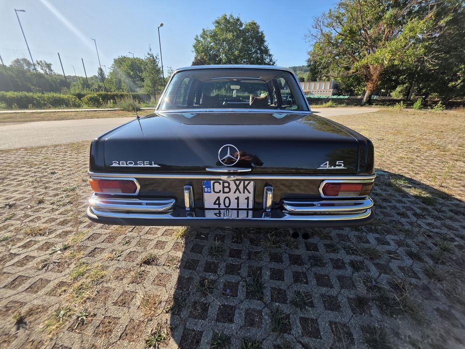 Ретро автомобил Мерцедес поднаем