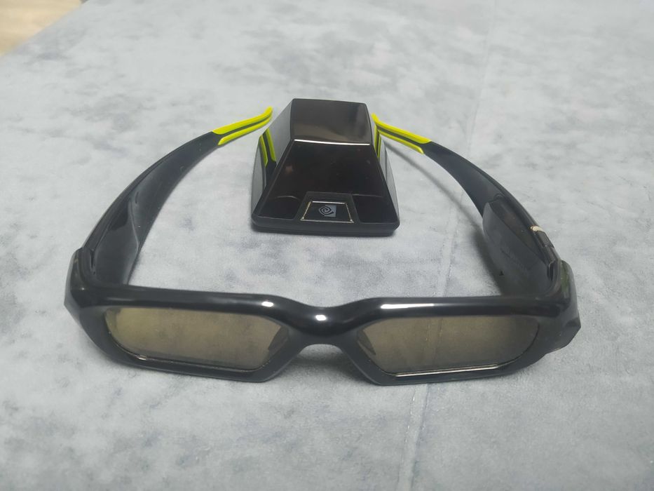 Монитор  23.6" BenQ XL2410T (120 Гц) + NVIDIA 3D Vision