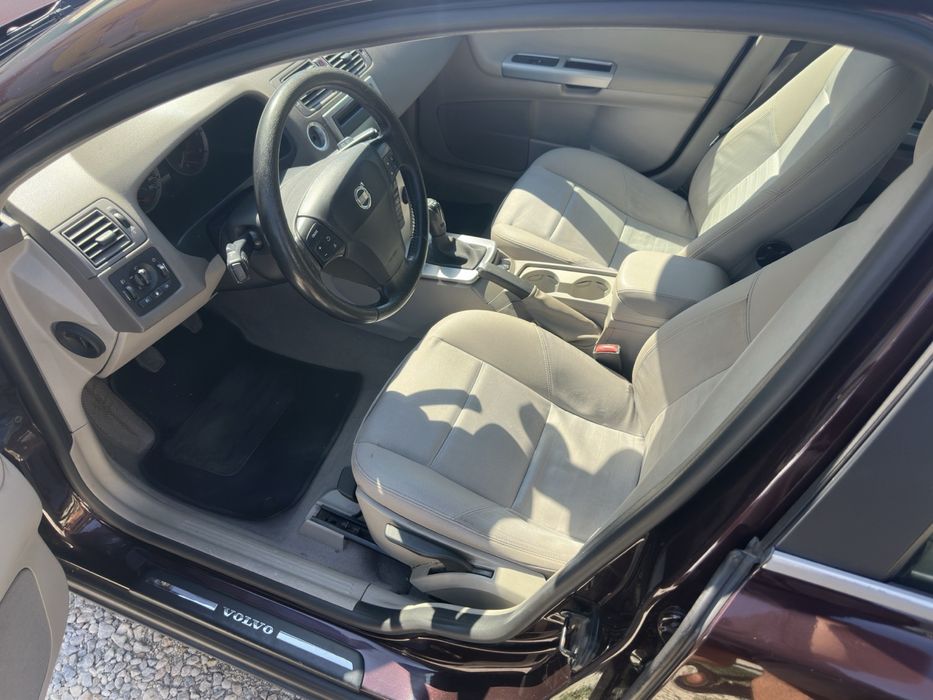 Продавам VOLVO V50