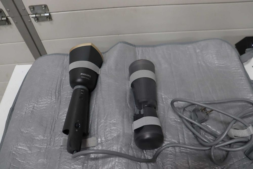 Преносима вертикална ютия Philips Series 5000 бързо нагряване STH5030