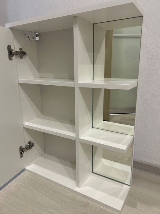 Подвесной шкаф для ванны