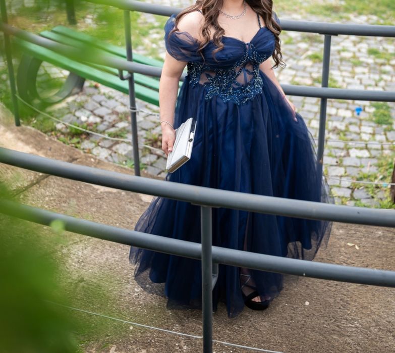 Абитуриентска  рокля тъмносиня