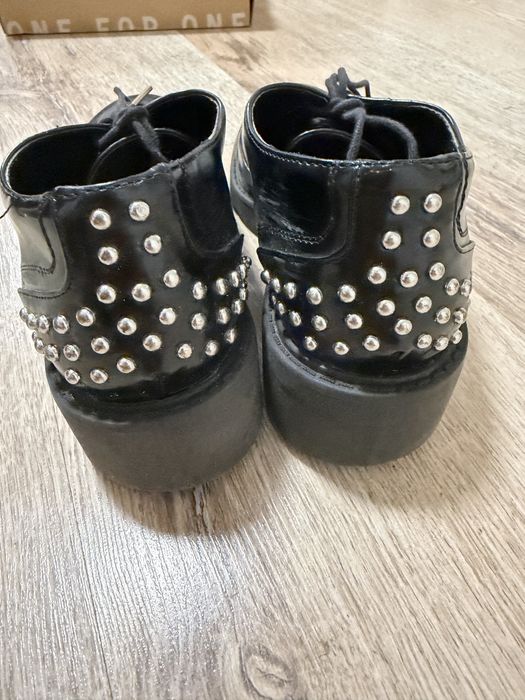 Дамски лачени обувки ZARA с капси 37