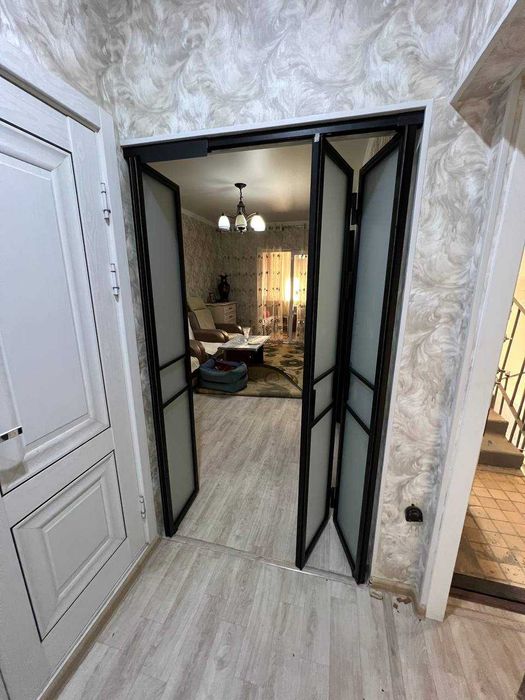 Стеклянные лофт перегородки и двери / Гардеробы лофт / Душевые кабины