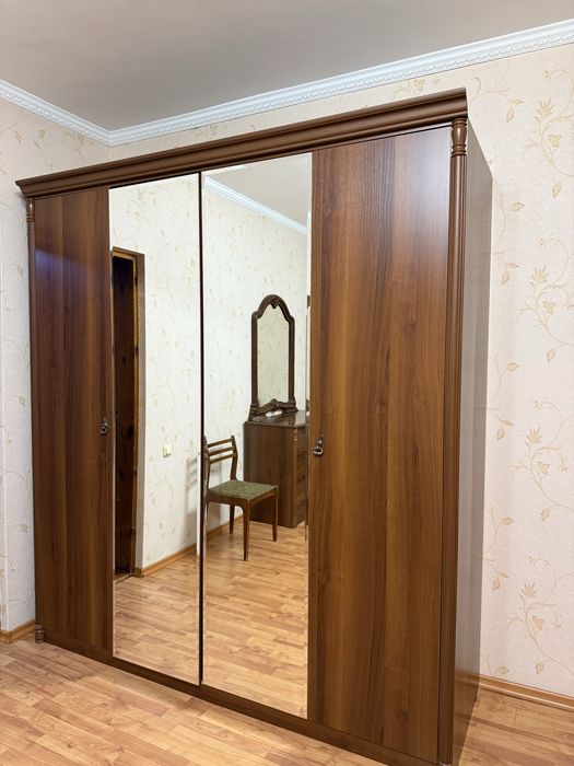Спальный гарнитур из дерева