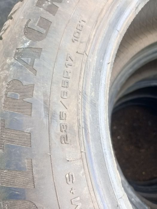 Продам шины на 17