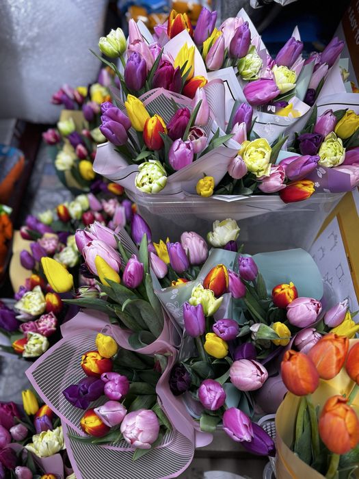 Тюльпаны. Корпоративные букеты. Цветы оптом