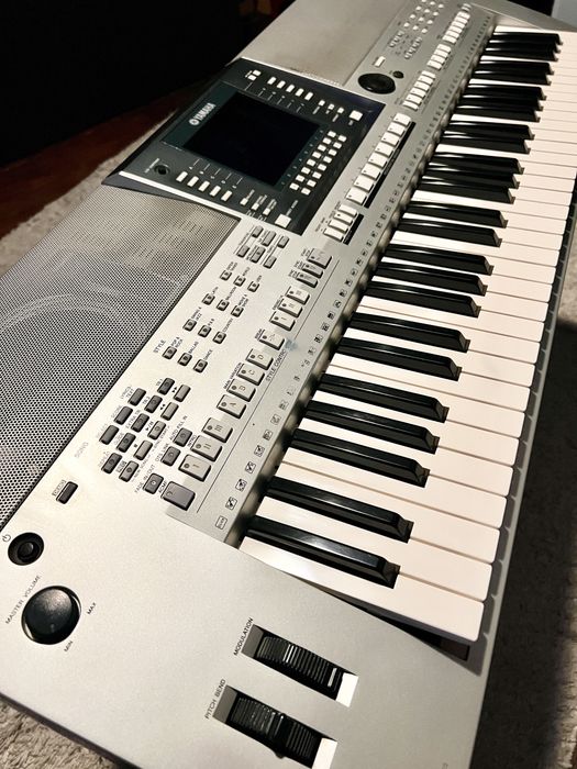 Sintetizator Yamaha PSR S710
