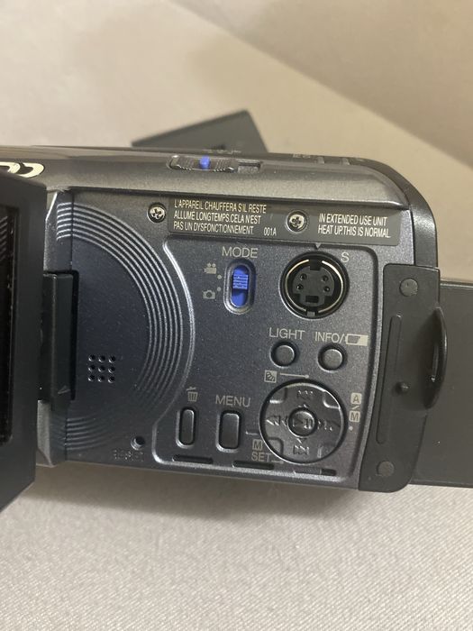 Видео камера  JVC Everio GZ-MG30U