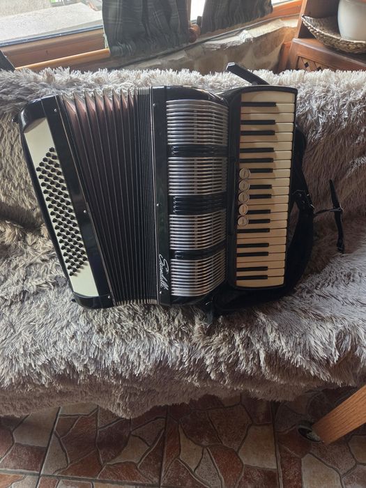 Акордеон Scandalli 80 баса
