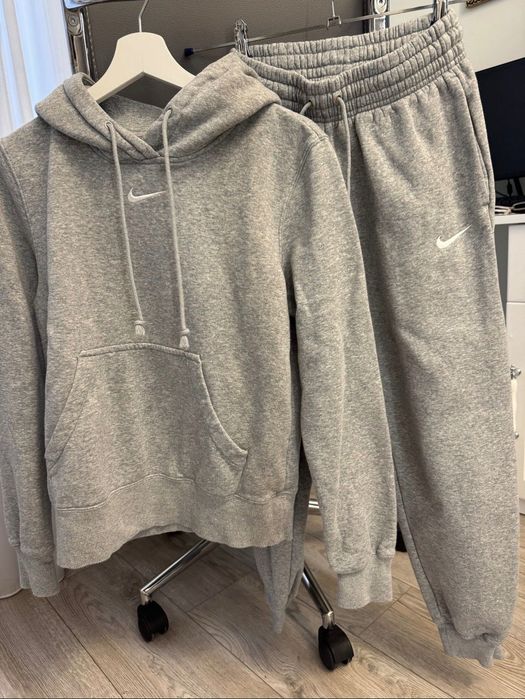 Женски сив nike екип