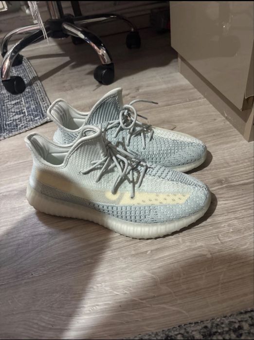 yeezy 350 cloud white