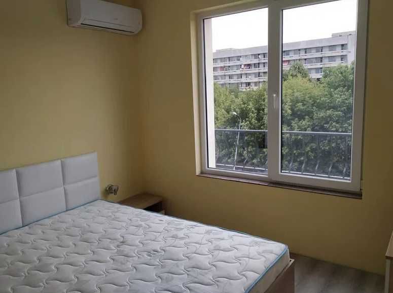 Дава се под наем Тристаен апартамент в Пловдив, Кючук Париж - 80 кв.м за 375 € - Снимка #3