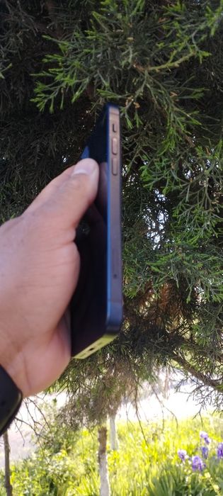 iPhone 12 ekran alishgan