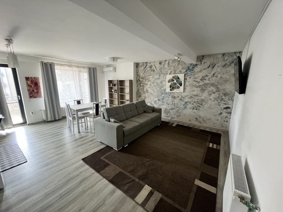 Inchiriez apartament si parcare in Donath Park