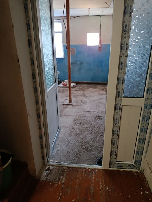 Урганч шахрида ярим план 250 метр кв  жой сотилади йикб курсом булоди