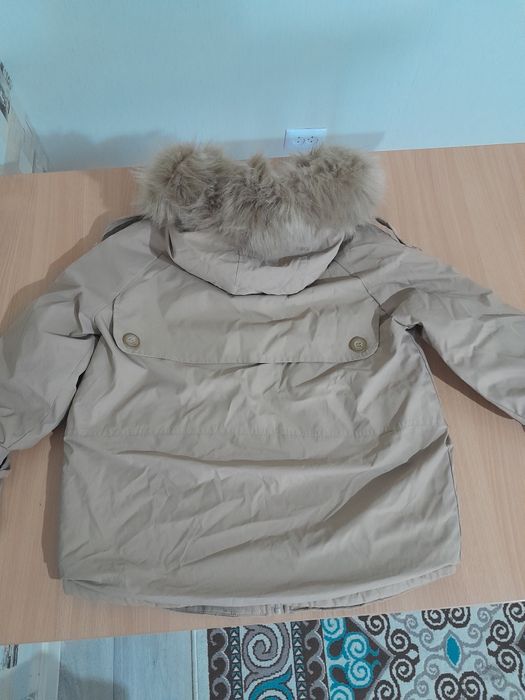 Женская куртка срочно сатылады