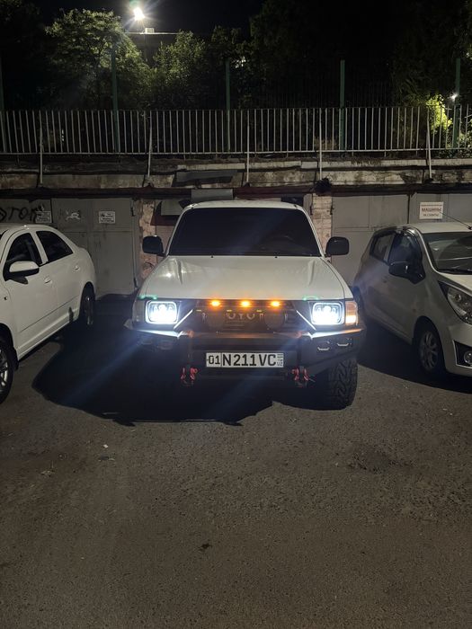 Продам toyota hilux