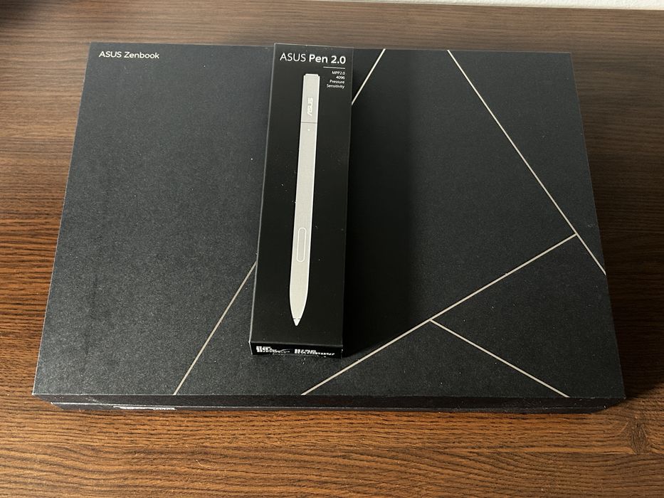 Laptop ASUS Zenbook Duo OLED