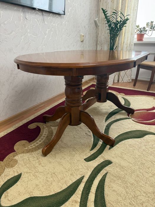 Стол для гостиной