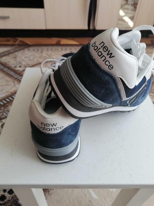 Кроссовки New Balance.