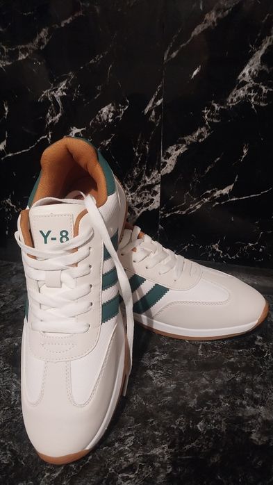 Продам кросовки.     .