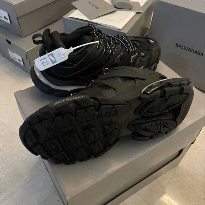 Balenciaga Track – Led