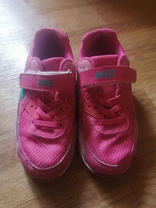 Кроссовки на девочку