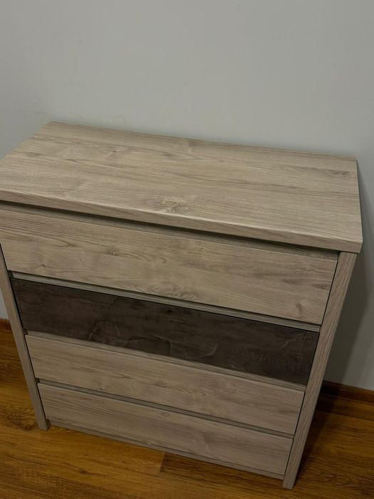 Продаю шкаф с тумбой