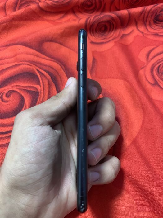 Vand Iphone 7 in stare perfecta