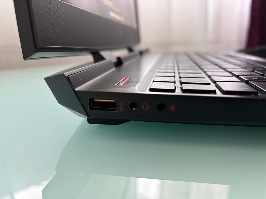 Laptop Gaming HP OMEN 15 – i7, GTX 1060 6GB, 16GB RAM, 666GB SSD