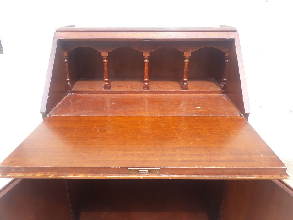 Secretar / Secretaire  Birou vechi, din lemn masiv