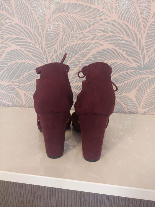 Дамски обувки на ток