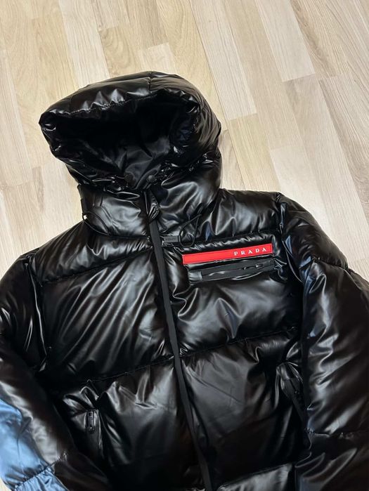 Яке Prada Чисто Ново