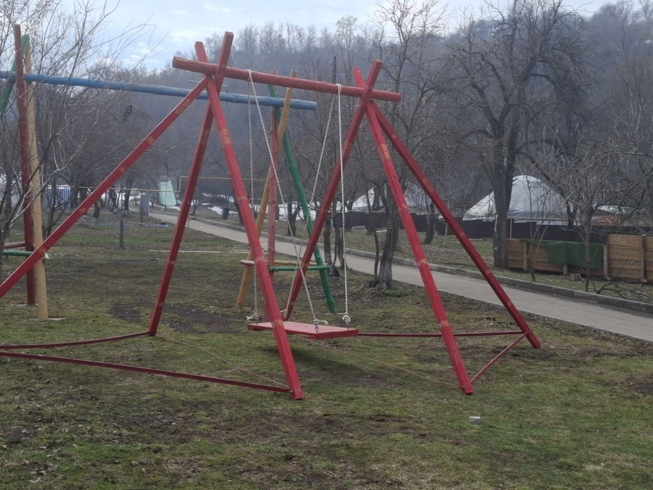 Алтыбакан качели