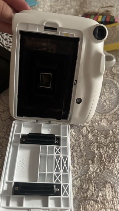 Продаю камеру Instakx Mini 11 в белом цвете.
