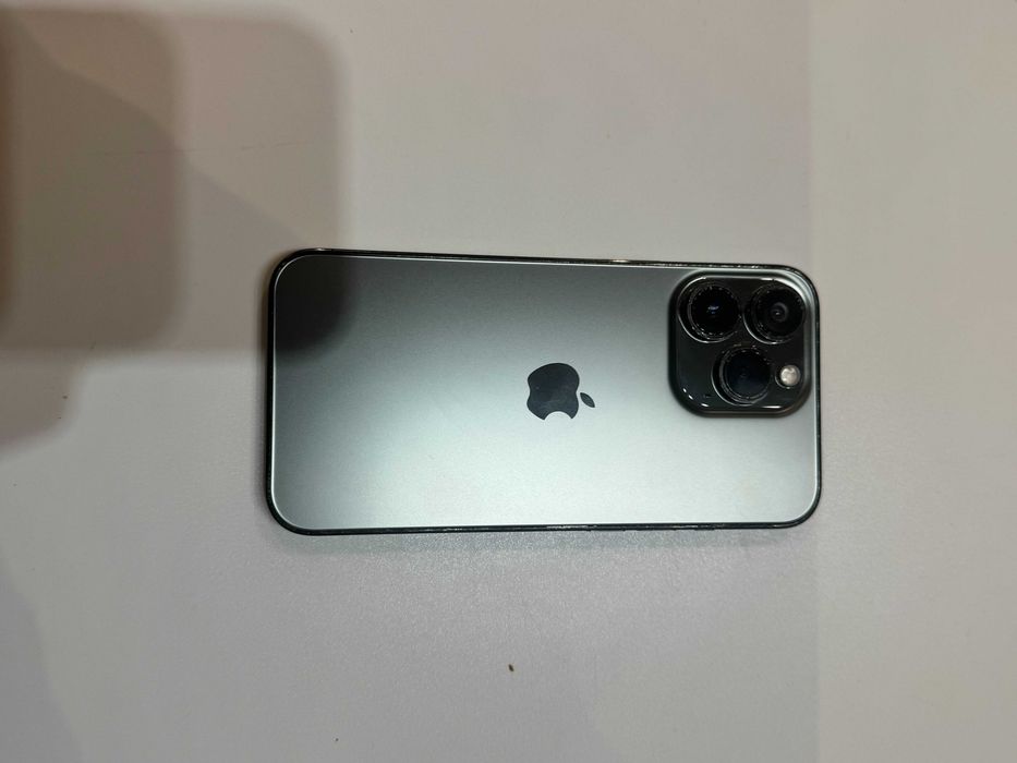 Продавам Apple iPhone 13 Pro 128GB в перфектно състояние