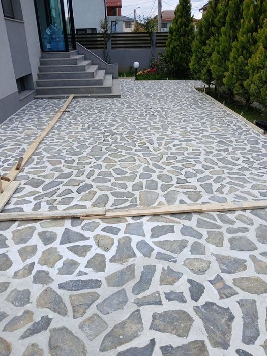 Vând piatră și montez oriunde în țară 120 lei mp dată la gata