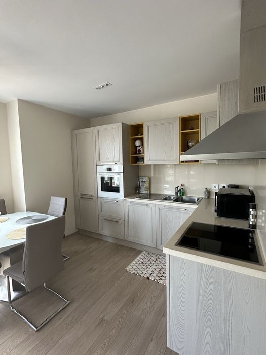Апартамент под наем, 2 спални, всекидневна, първа линия, морски изглед