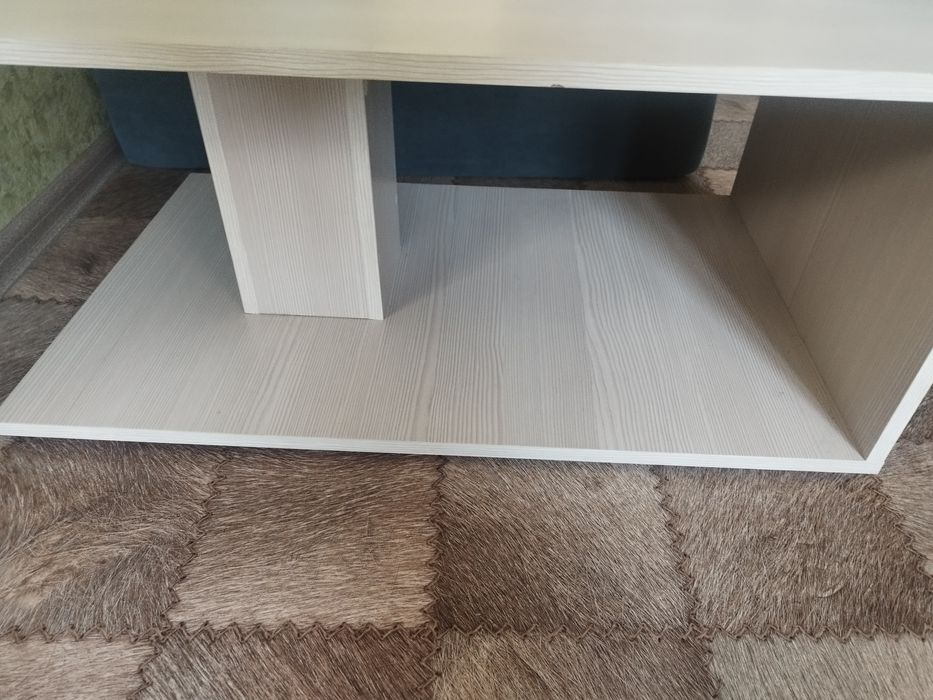 Продам журнальный столик