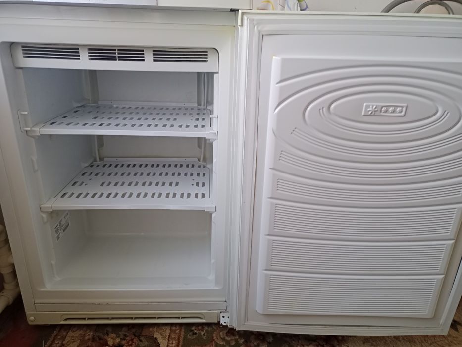 Продам морозильник