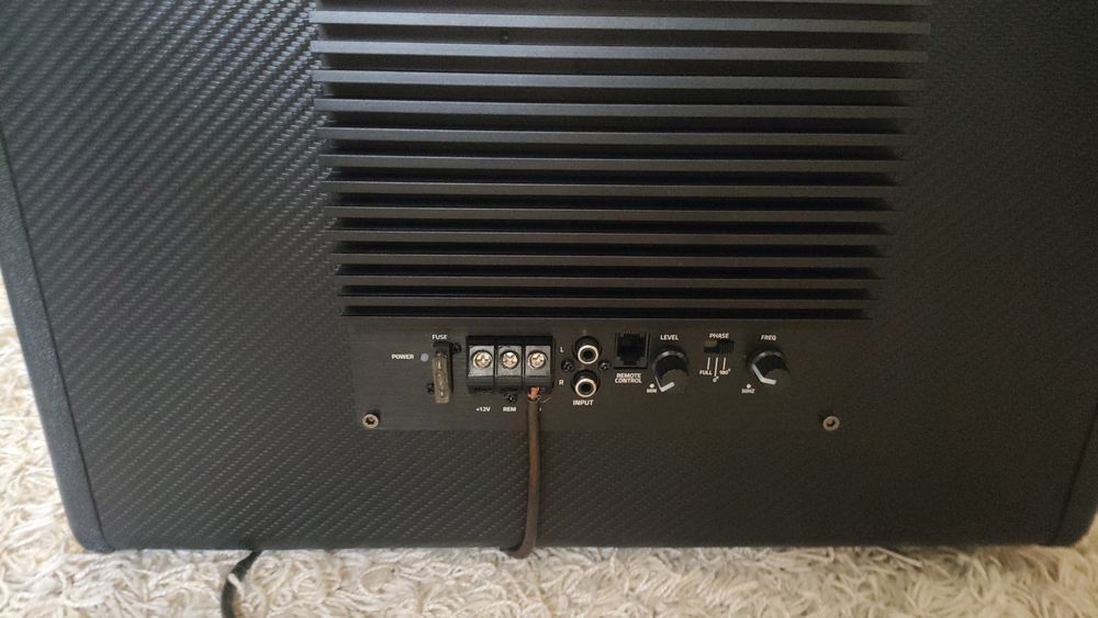 Продам саббвуфер