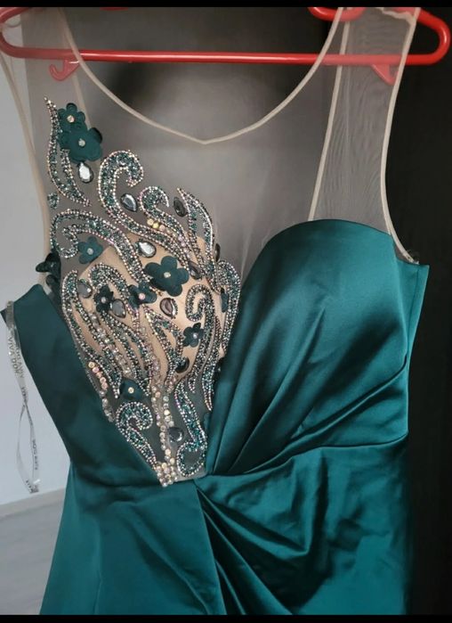 Rochie nasă superbă