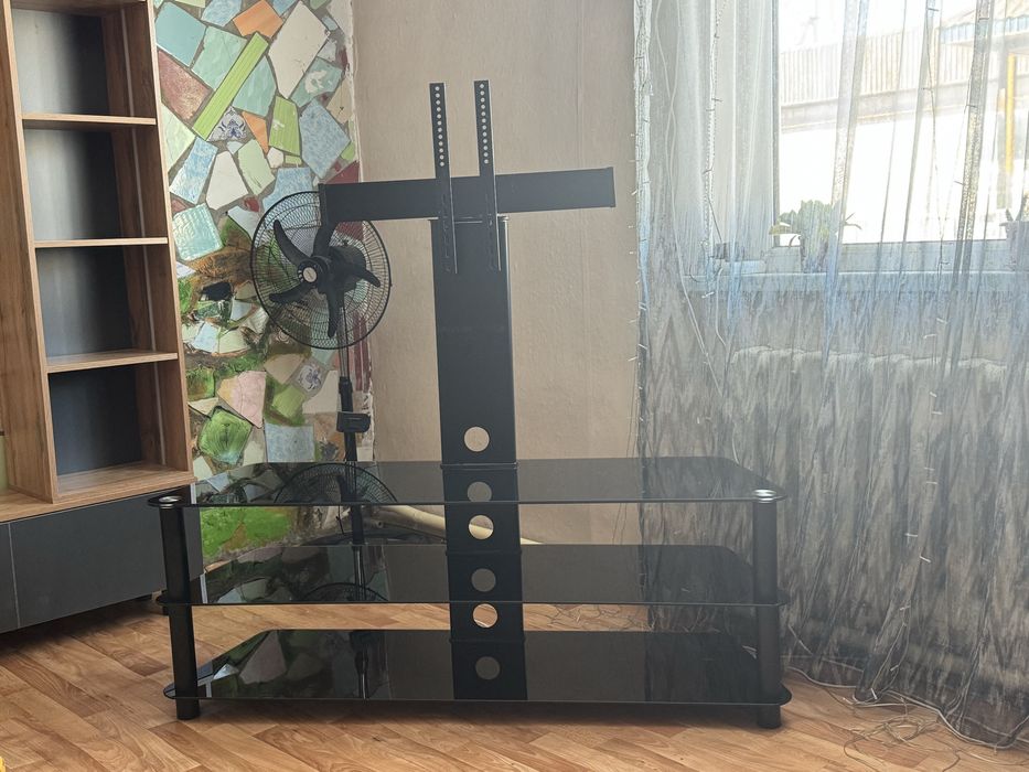 Стойка под телевизор