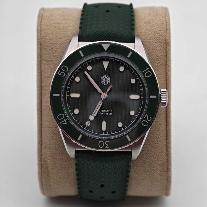San Martin SN0150 Green Miyota 9015